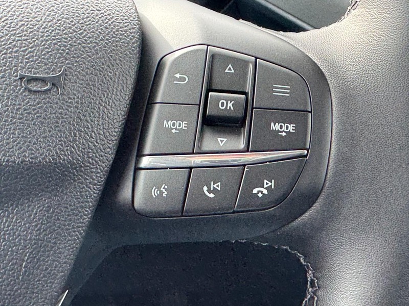 Ford Maverick Vehicle Image 15