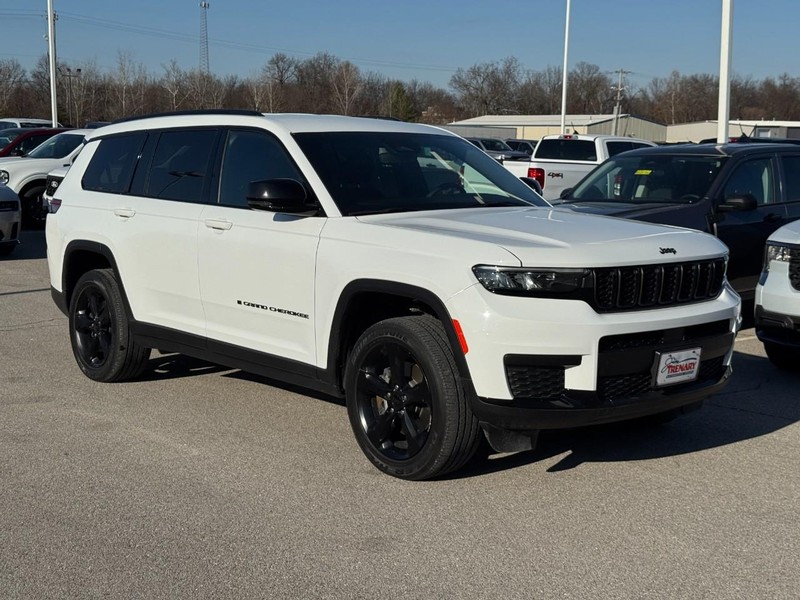 Jeep Grand Cherokee L Vehicle Image 02