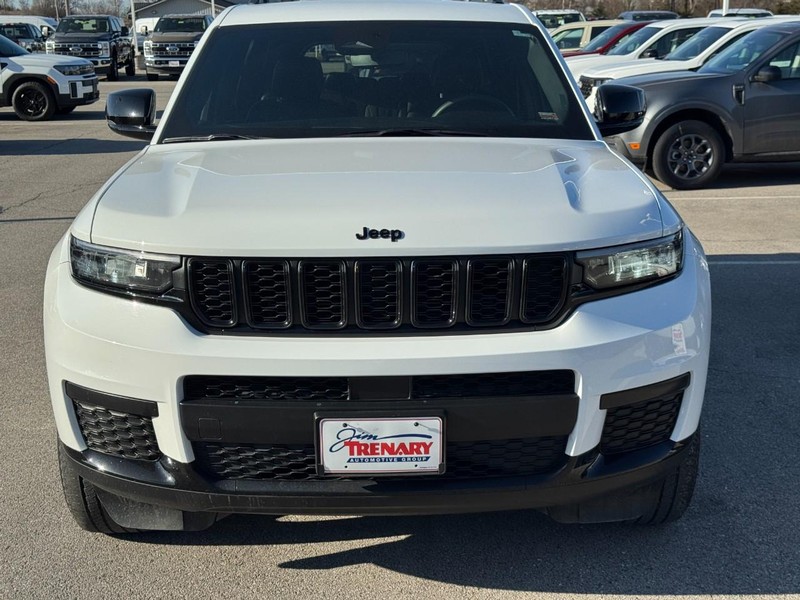 Jeep Grand Cherokee L Vehicle Image 09