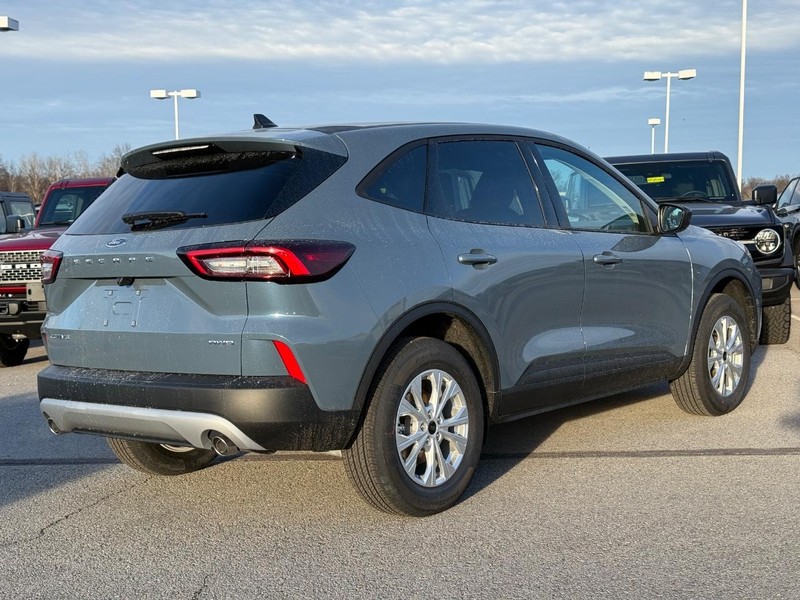 Ford Escape Vehicle Image 03