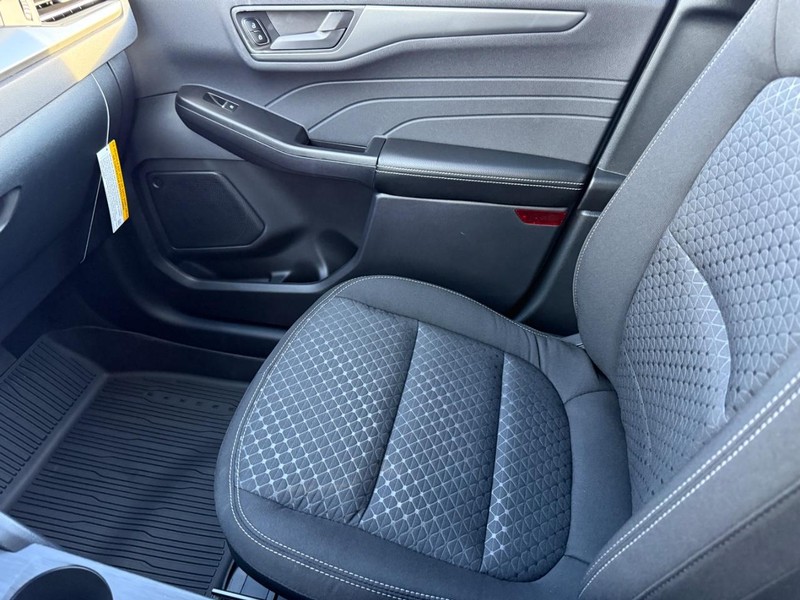 Ford Escape Vehicle Image 15