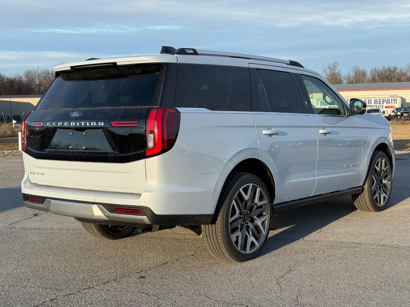 Ford Expedition Vehicle Image 03