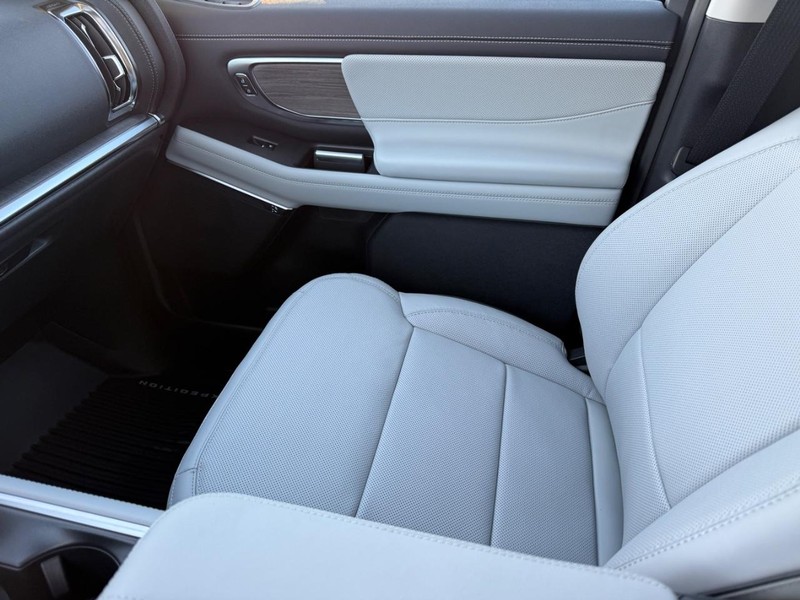 Ford Expedition Vehicle Image 18