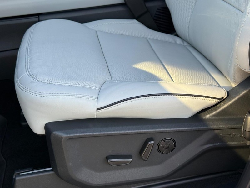 Ford Expedition Vehicle Image 23