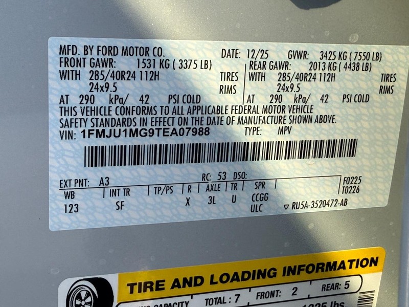 Ford Expedition Vehicle Image 24