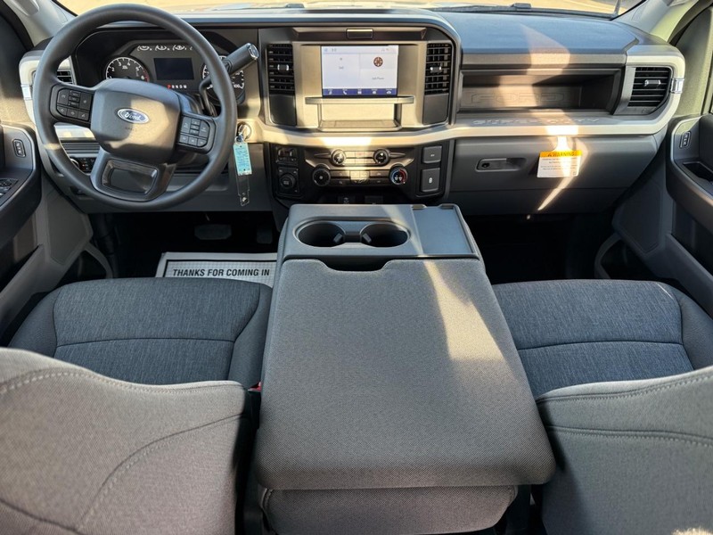 Ford Super Duty F-250 SRW Vehicle Image 07