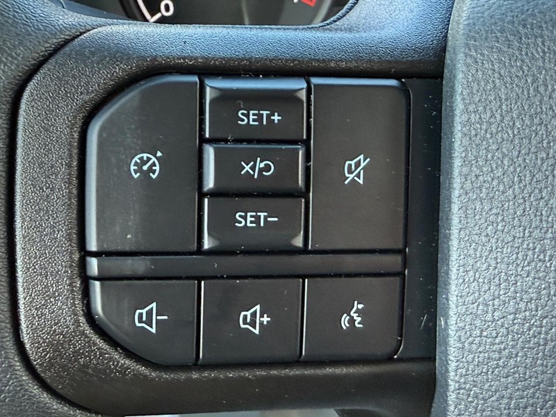 Ford Super Duty F-250 SRW Vehicle Image 09