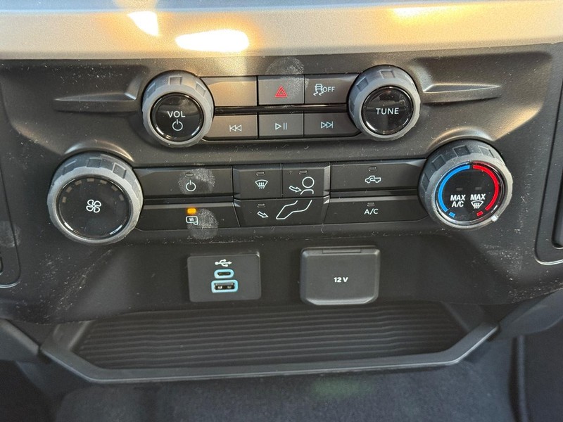 Ford Super Duty F-250 SRW Vehicle Image 14