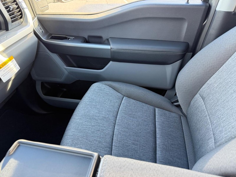 Ford Super Duty F-250 SRW Vehicle Image 16