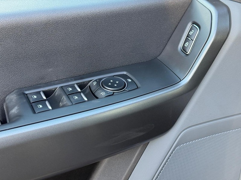 Ford Super Duty F-250 SRW Vehicle Image 18