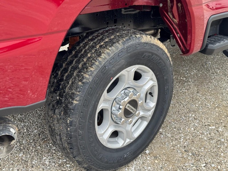Ford Super Duty F-250 SRW Vehicle Image 05