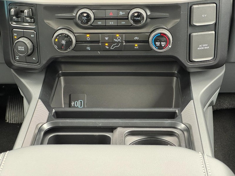 Ford Super Duty F-250 SRW Vehicle Image 10