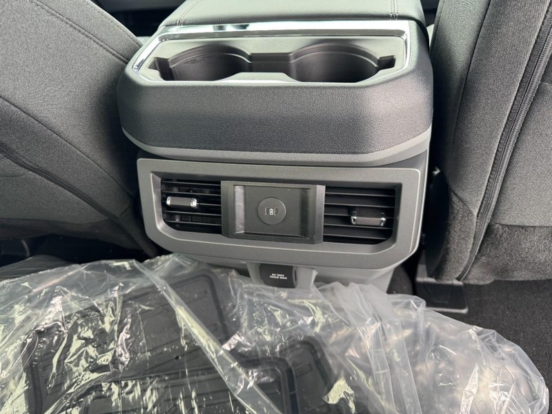 Ford Super Duty F-250 SRW Vehicle Image 11