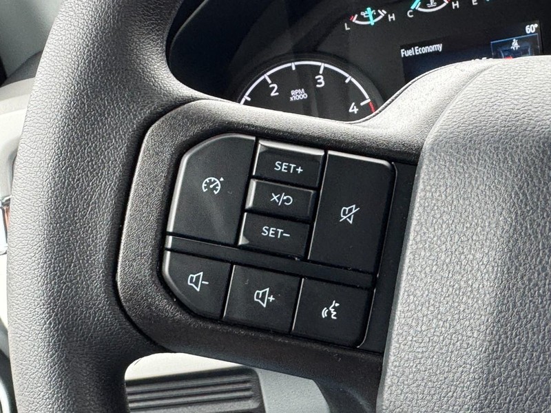 Ford Super Duty F-250 SRW Vehicle Image 16