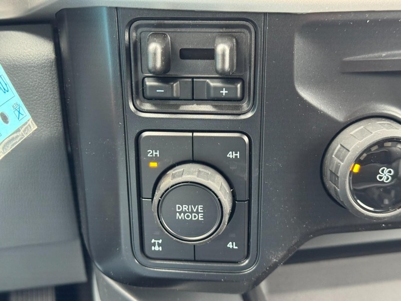 Ford Super Duty F-250 SRW Vehicle Image 18