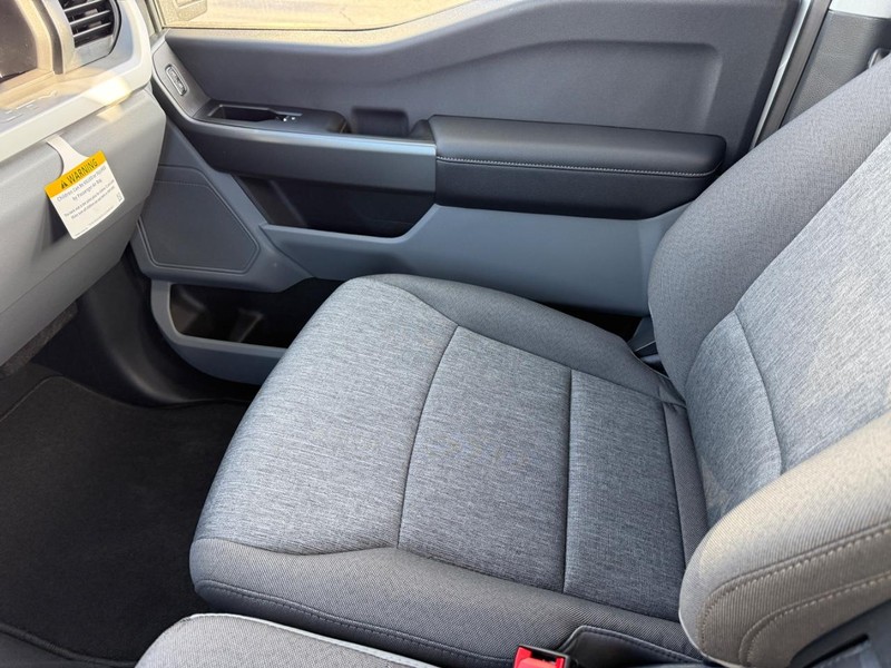 Ford Super Duty F-250 SRW Vehicle Image 16