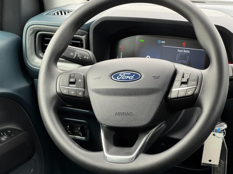 Ford Maverick Vehicle Full-screen Gallery Image 7