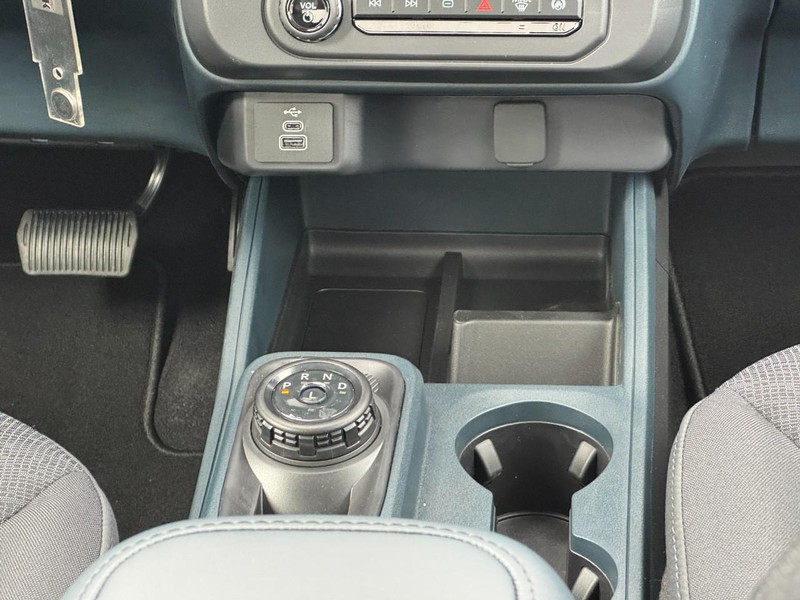 Ford Maverick Vehicle Full-screen Gallery Image 9