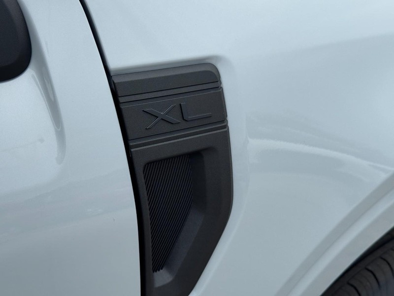 Ford Maverick Vehicle Full-screen Gallery Image 10