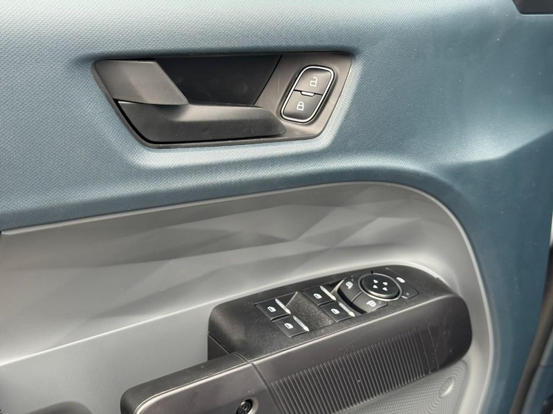 Ford Maverick Vehicle Full-screen Gallery Image 11