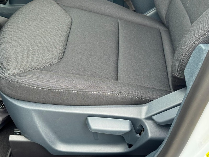 Ford Maverick Vehicle Full-screen Gallery Image 12