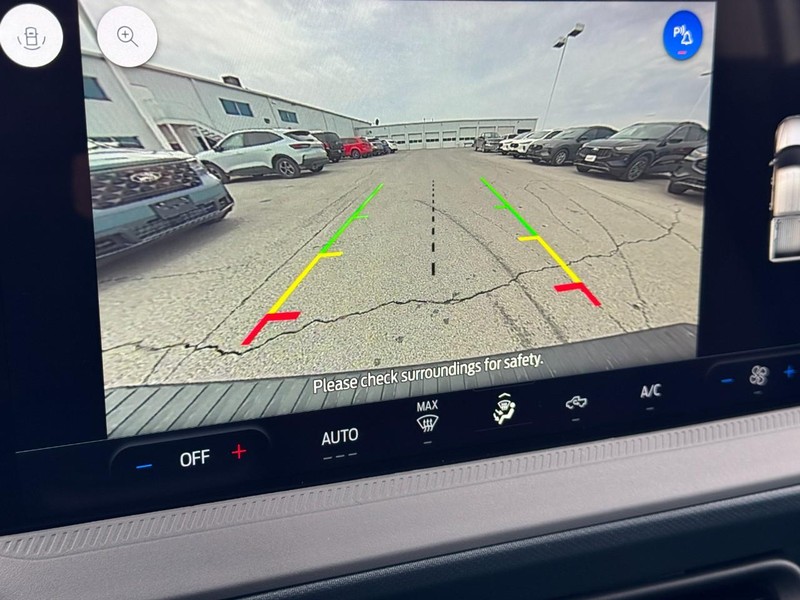 Ford Maverick Vehicle Full-screen Gallery Image 16