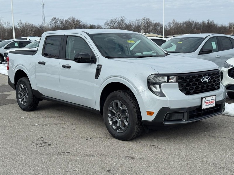 Ford Maverick Vehicle Full-screen Gallery Image 2
