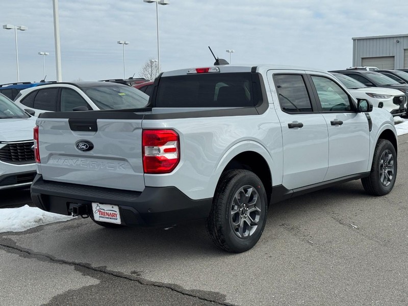Ford Maverick Vehicle Full-screen Gallery Image 3