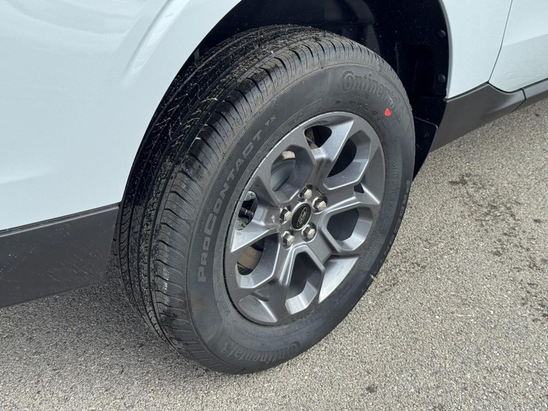 Ford Maverick Vehicle Full-screen Gallery Image 4