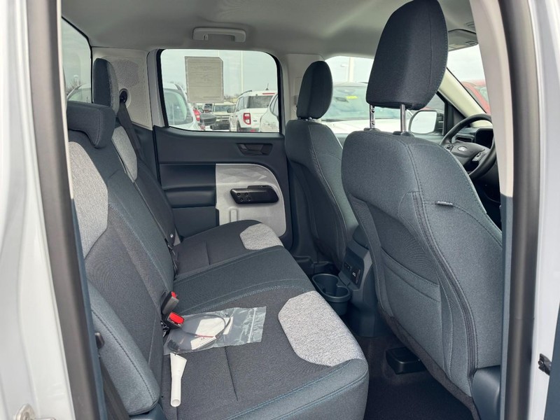 Ford Maverick Vehicle Full-screen Gallery Image 5