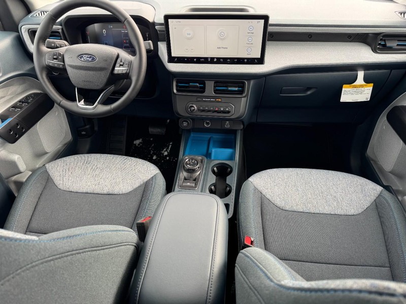 Ford Maverick Vehicle Full-screen Gallery Image 6