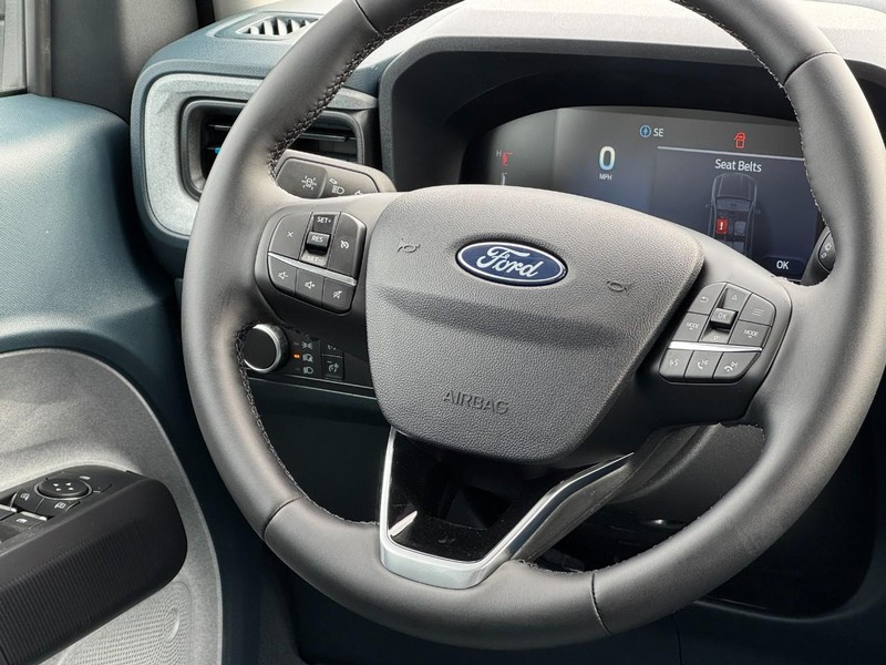 Ford Maverick Vehicle Full-screen Gallery Image 7