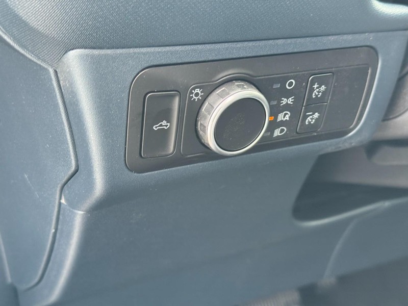 Ford Maverick Vehicle Full-screen Gallery Image 13