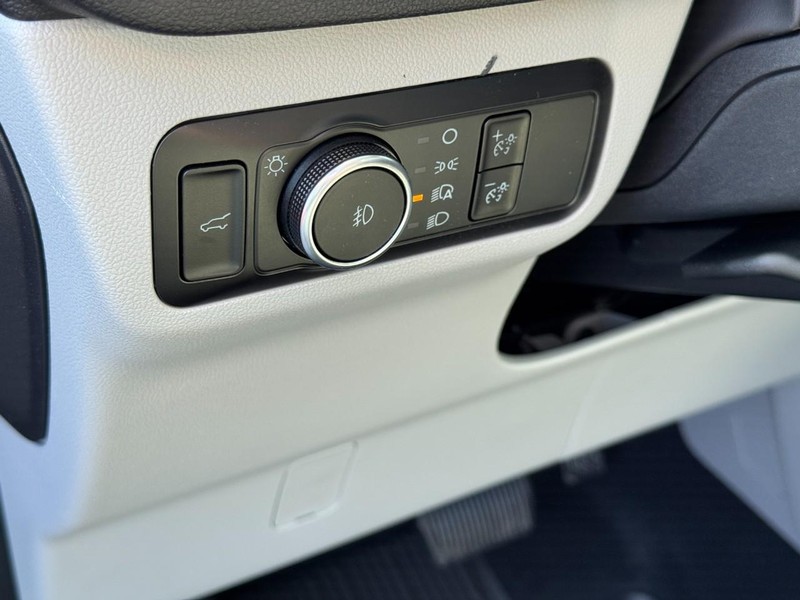 Ford Escape Vehicle Image 12