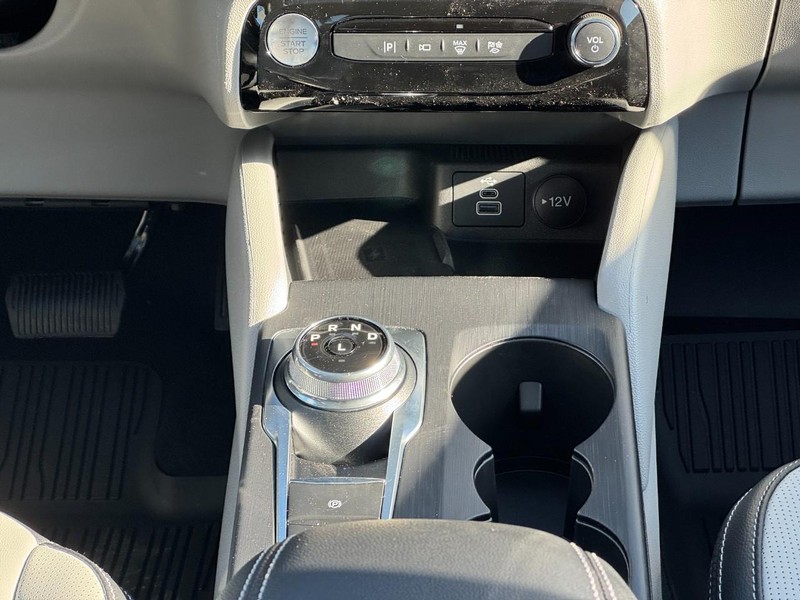 Ford Escape Vehicle Image 10