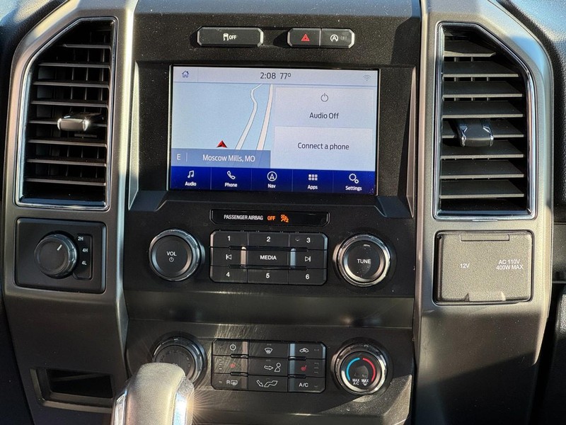 Ford F-150 Vehicle Full-screen Gallery Image 12