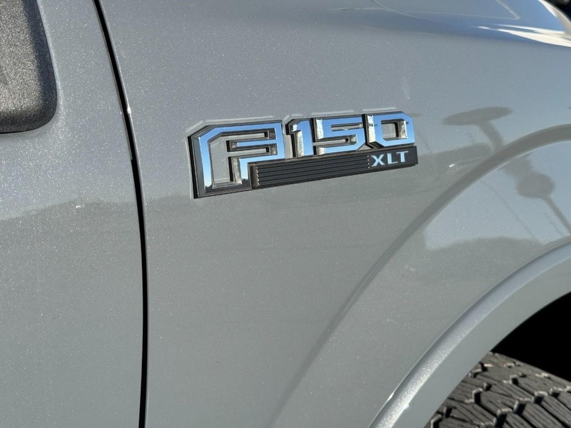 Ford F-150 Vehicle Full-screen Gallery Image 15