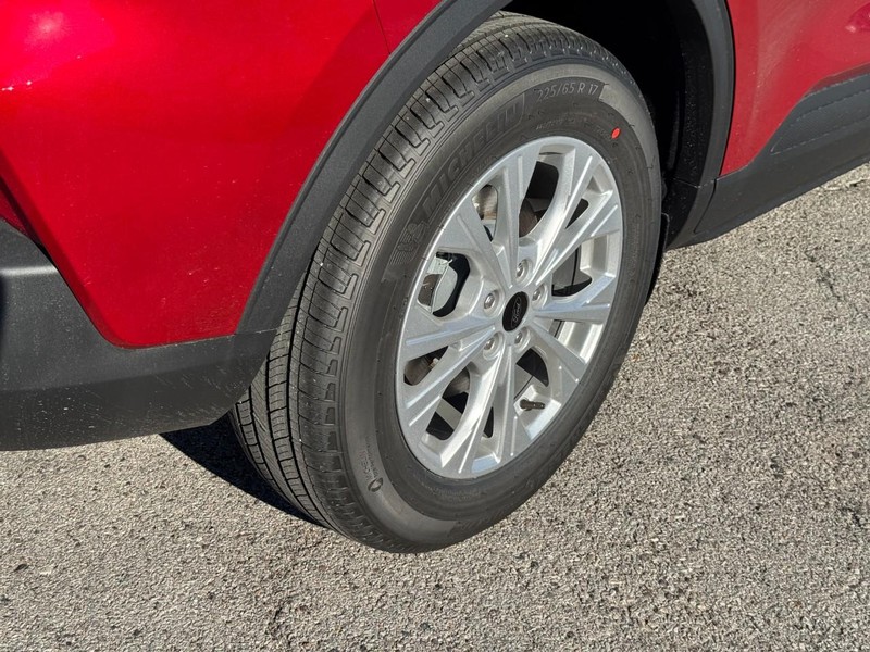 Ford Escape Vehicle Image 04