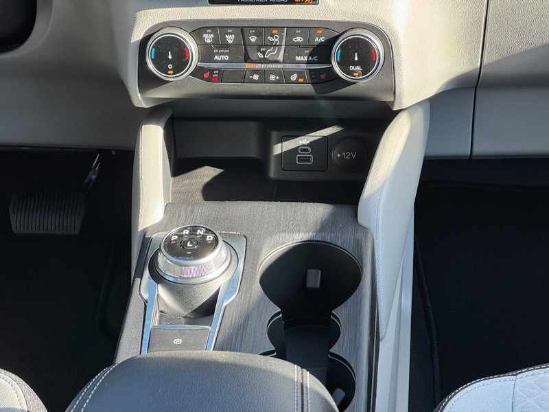 Ford Escape Vehicle Image 09