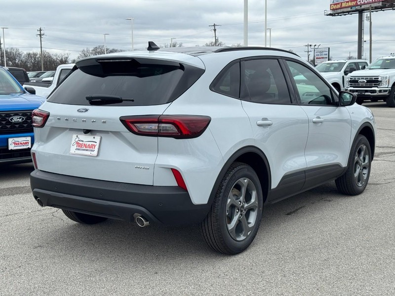 Ford Escape Vehicle Image 03