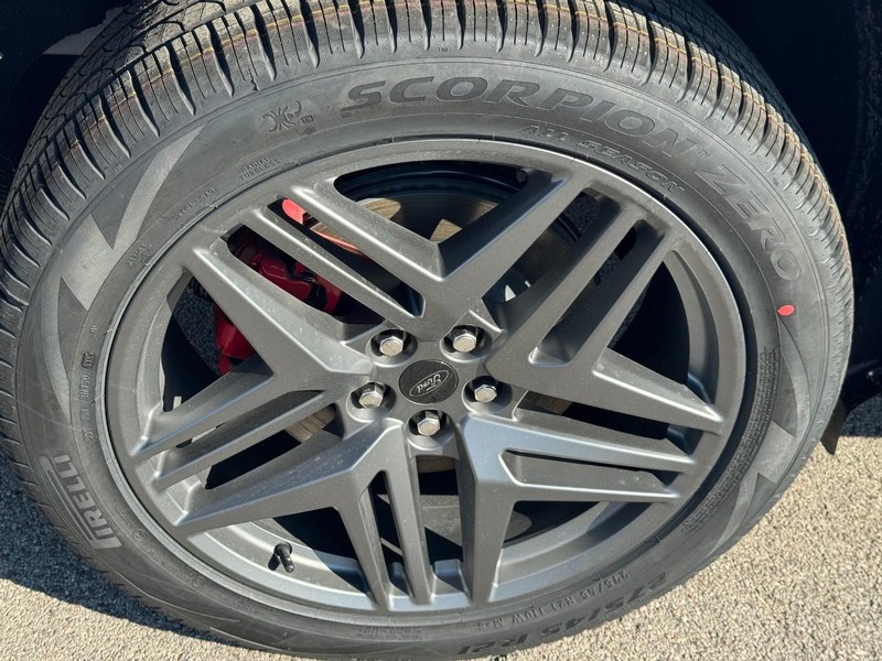 Ford Explorer Vehicle Full-screen Gallery Image 4