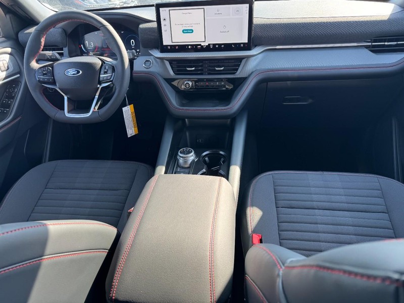 Ford Explorer Vehicle Full-screen Gallery Image 7