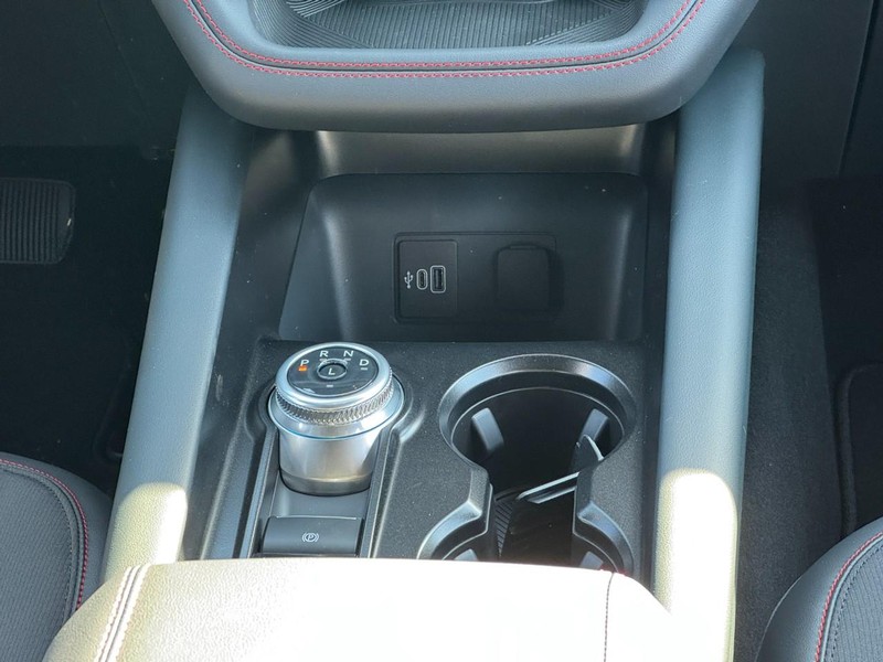 Ford Explorer Vehicle Full-screen Gallery Image 10