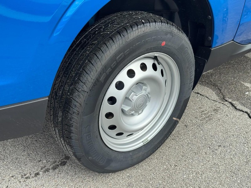 Ford Maverick Vehicle Full-screen Gallery Image 4