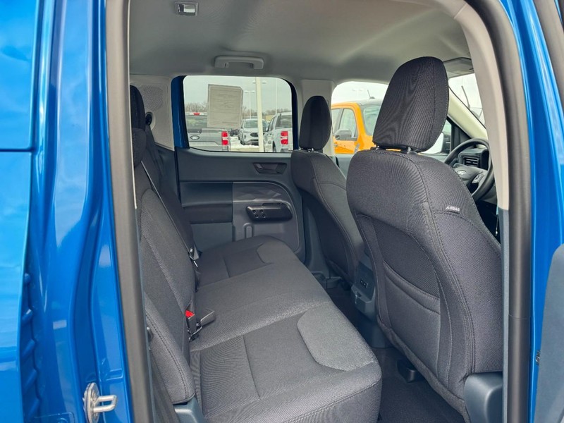 Ford Maverick Vehicle Full-screen Gallery Image 5