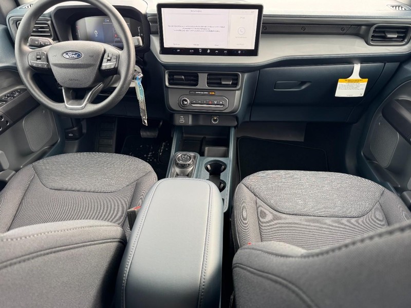 Ford Maverick Vehicle Full-screen Gallery Image 6