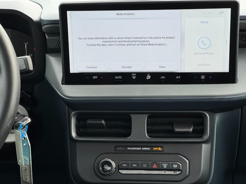 Ford Maverick Vehicle Full-screen Gallery Image 8