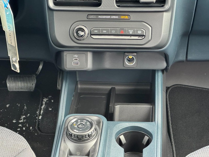 Ford Maverick Vehicle Full-screen Gallery Image 9