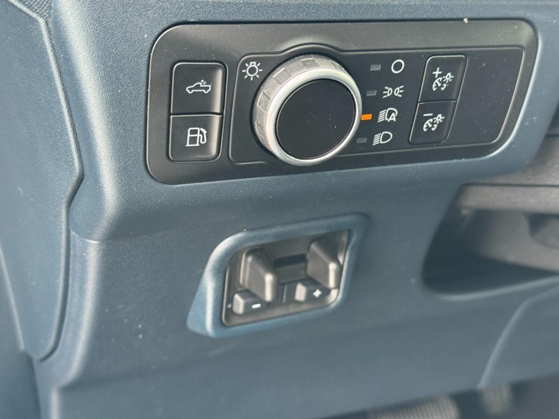 Ford Maverick Vehicle Full-screen Gallery Image 13