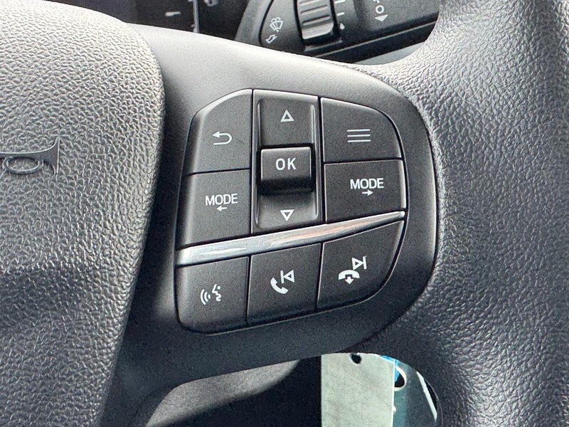 Ford Maverick Vehicle Full-screen Gallery Image 15